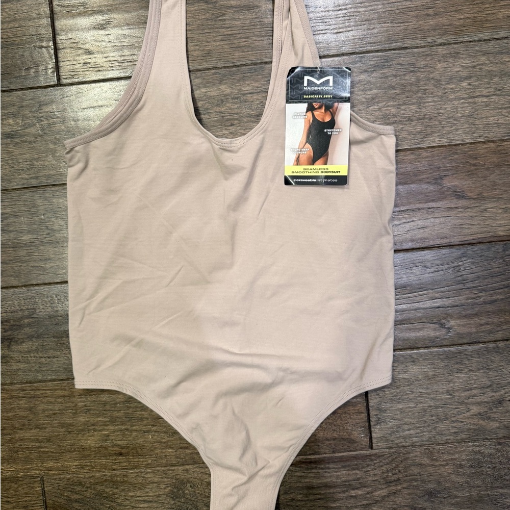 Maidenform Misses Shapewear Bodysuit in Soft Beige Size Large‎